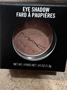 MAC Cosmetics Shimmering Brown Eye Shadow
